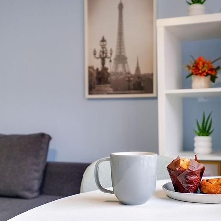 Chic 1Br House In Hounslow - 12 Mins From Heathrow Airport Apartment Feltham Ngoại thất bức ảnh